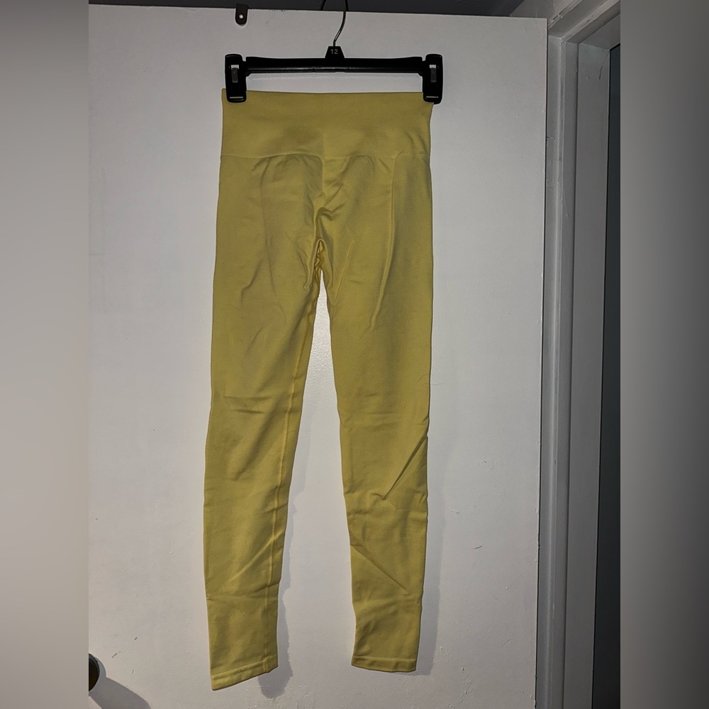 Alphalete Amplify Lemonade Leggings
